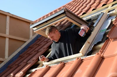 Pose de fenêtres de toit Velux à Saint-Coulitz